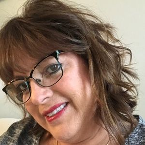 Meet your Posher, Deborah